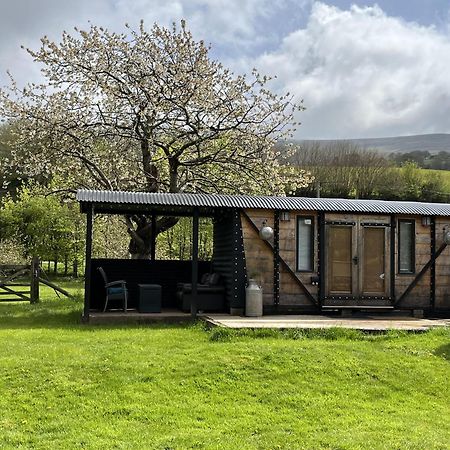 1 Bed Converted Railway Wagon Near Crickhowell Exterior photo