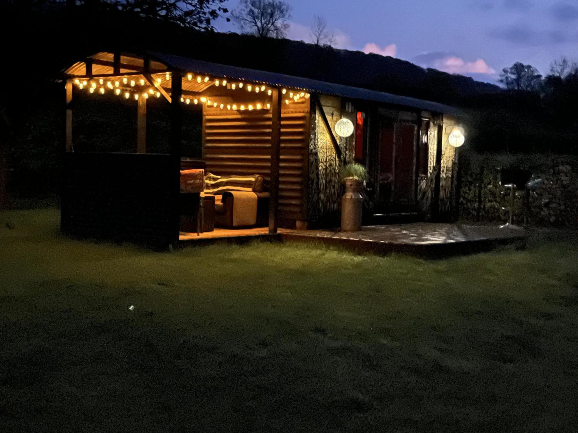 1 Bed Converted Railway Wagon Near Crickhowell Exterior photo